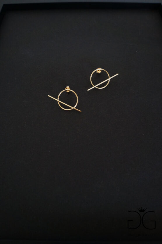 Minimalist Gold plated round earrings with stripe , round bar earrings