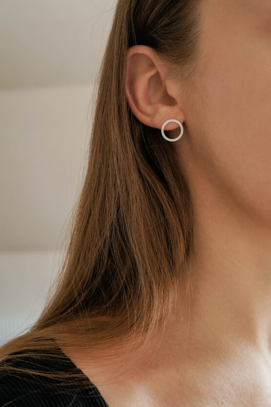 Minimal circle earrings - GG Unique