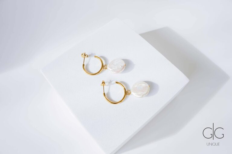 Round gold plated earrings with natural keshi pearls - GG Unique