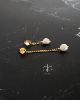 Asymetric stainless steel chain natural pearl earring - GG UNIQUE