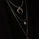 Three-layer necklace with horn and hematite stones GG UNIQUE