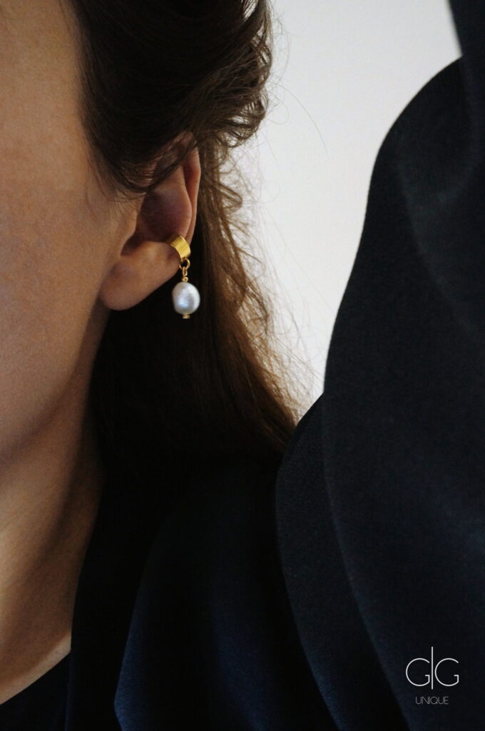 Ear cuff with a freshwater pearl - GG UNIQUE