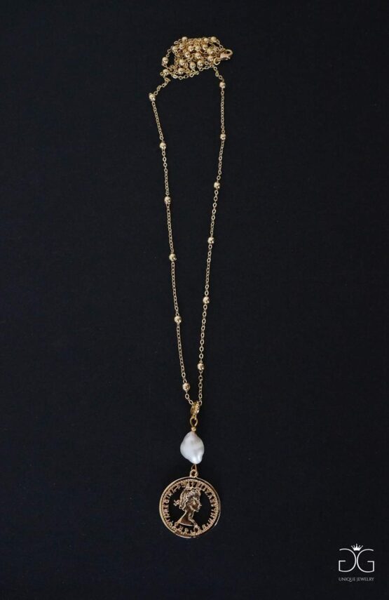 Long gold plated coin necklace with a freshwater pearl - GG UNIQUE