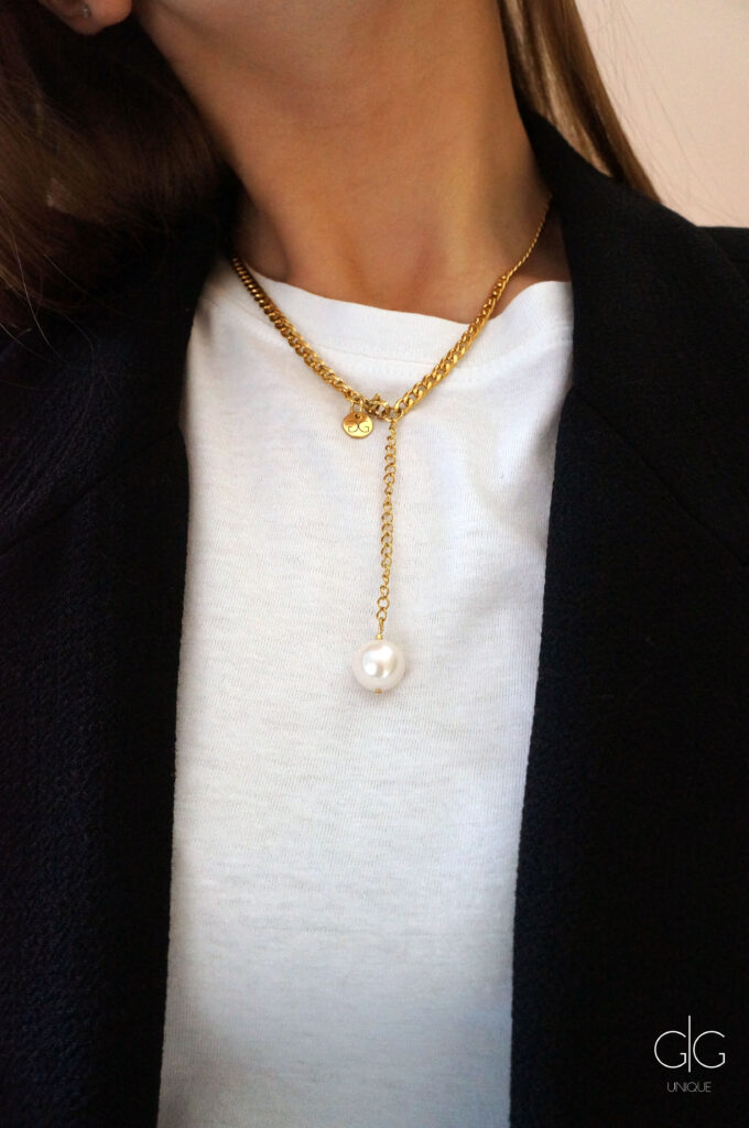 Gold color necklace with a freshwater pearl - GG UNIQUE