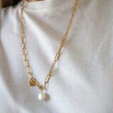 Long square gold plated necklace with a pearl - GG UNIQUE