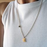 Trendy gold plated letter necklace - GG UNIQUE
