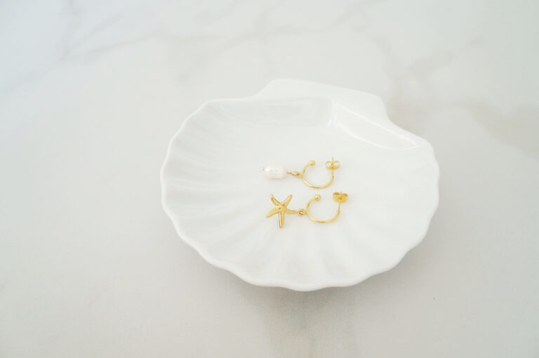 Gold color earrings with sea star and pearl - GG UNIQUE