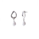 Massive trendy freshwater pearl earrings in gold - GG UNIQUE