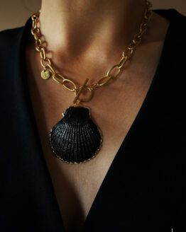 Natural massive shell necklace covered in a black and gold - GG UNIQUE