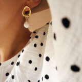 Massive trendy freshwater pearl earrings in gold - GG UNIQUE