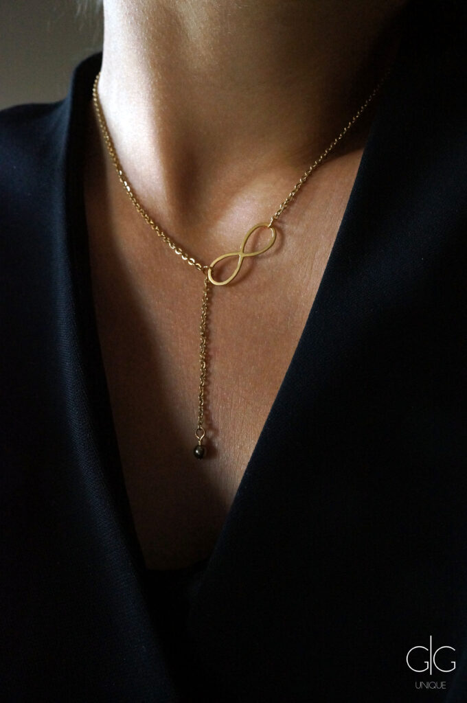 Minimal infinity necklace with hematite stone - GG UNIQUE