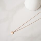 Minimal wave necklace in rose gold - GG UNIQUE