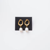 Massive trendy freshwater pearl earrings in gold - GG UNIQUE