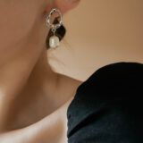 Massive trendy freshwater pearl earrings in gold - GG UNIQUE