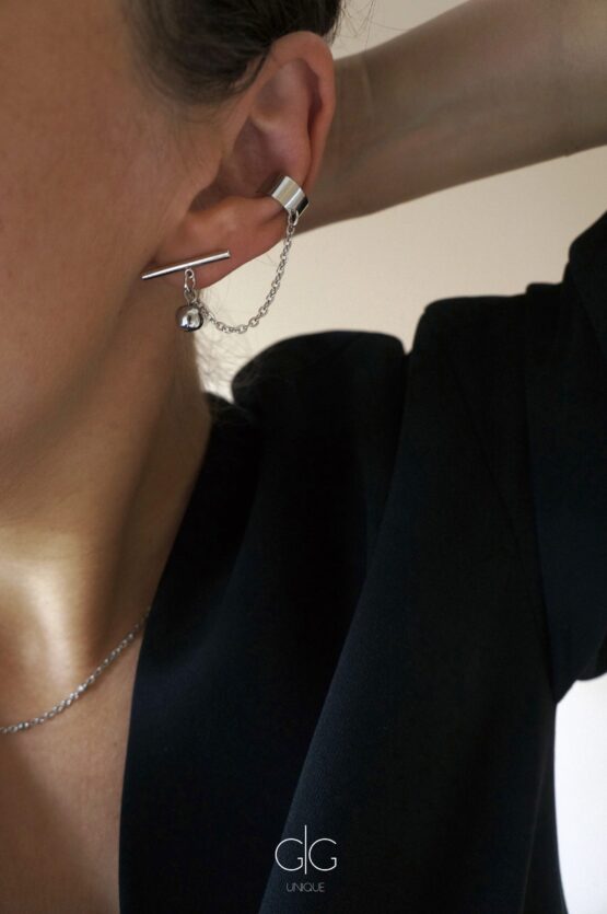 Ear cuff with a line in silver color - GG UNIQUE