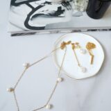 Minimal subtle gold necklace with freshwater pearls - GG UNIQUE