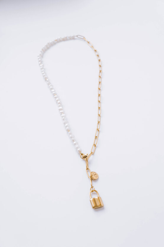 Freshwater pearl necklace with locker pendant - GG UNIQUE