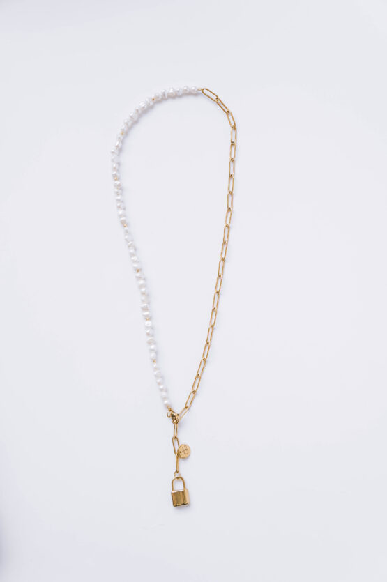 Freshwater pearl necklace with locker pendant - GG UNIQUE