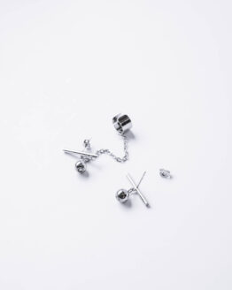 Ear cuff with a line in silver color - GG Unique