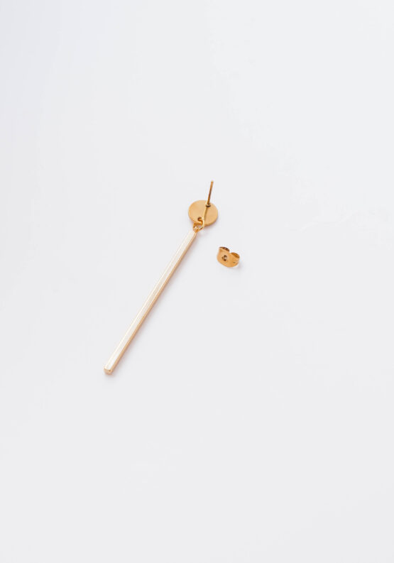 Minimal style long gold stick earrings - GG UNIQUE