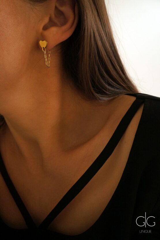 Heart stud earrings with hanging chain in gold - GG UNIQUE