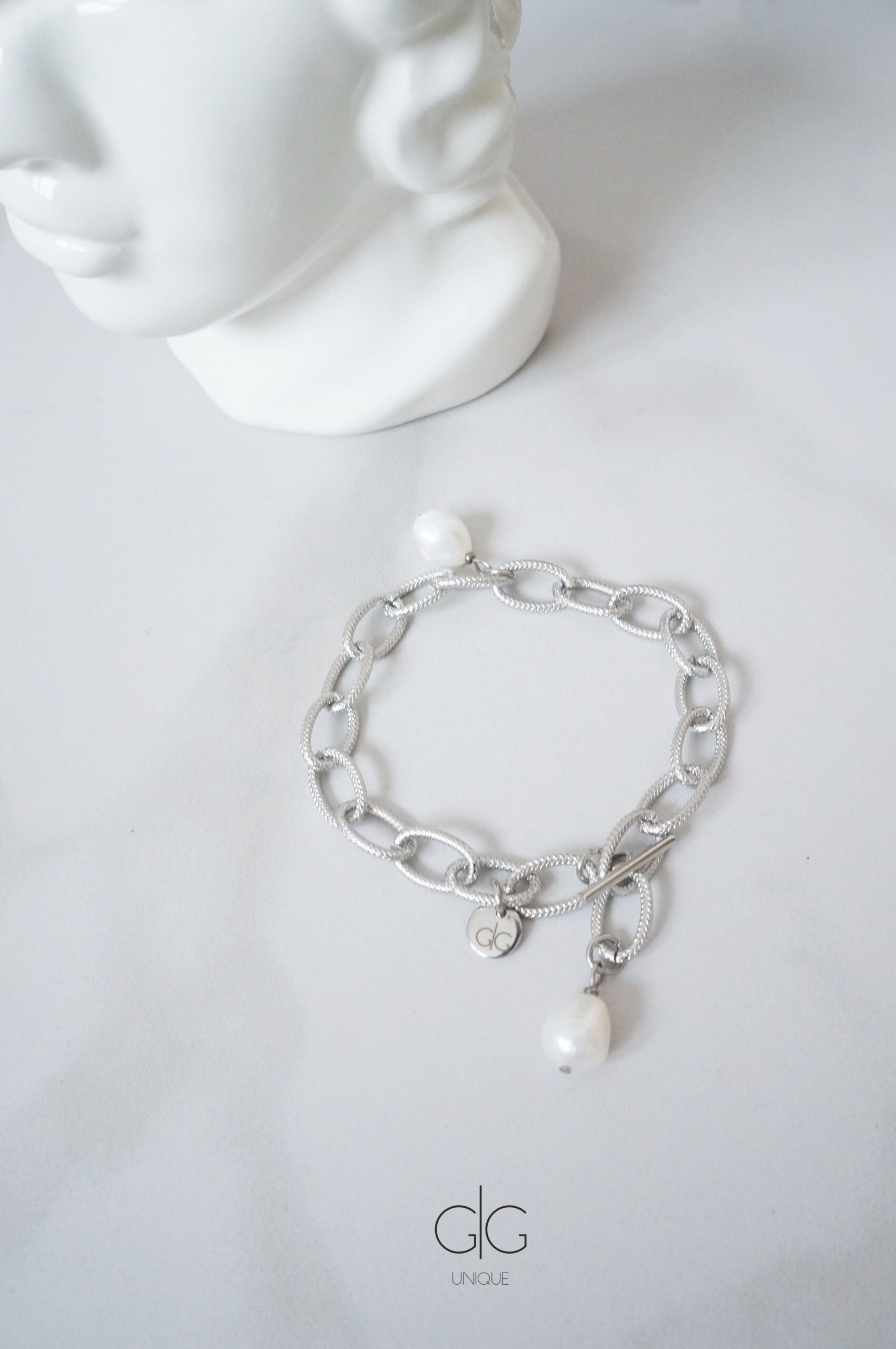 Masyvi sidabro spalvos apyrankė su gėlavandeniais perlais