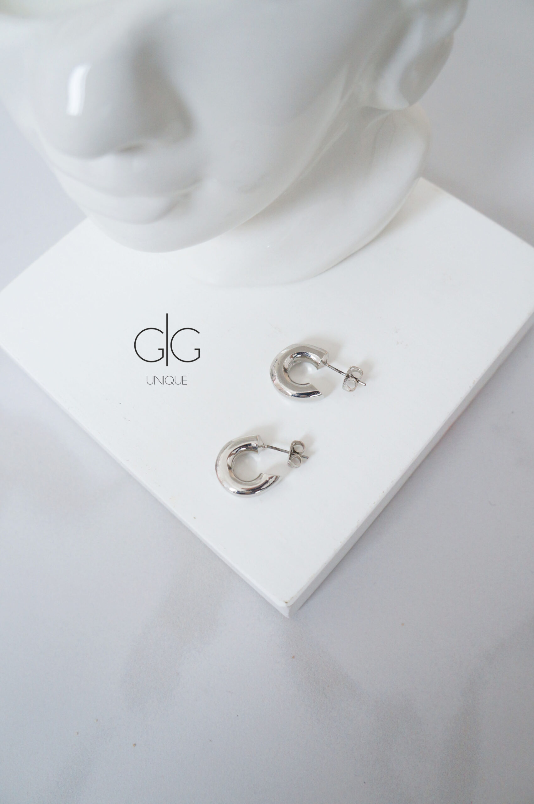 Simple silver plated mini hoop earrings - GG UNIQUE