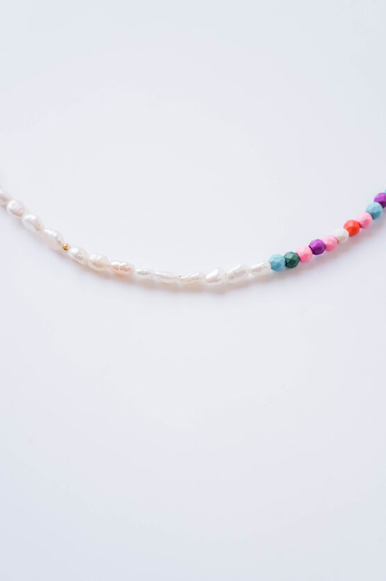 Colorful pearl and howlite stone necklace - GG Unique