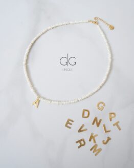 Small pearl necklace with a letter - GG UNIQUE