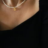 Small pearl necklace with a letter - GG UNIQUE