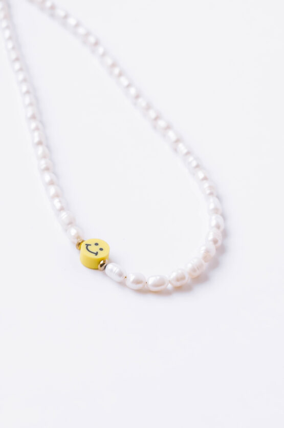 Trendy smile and pearl necklace - GG Unique