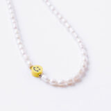 Trendy smile and pearl necklace - GG Unique