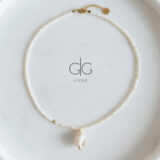 Delicate small pearl and seashell necklace - GG UNIQUE