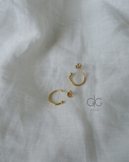 Mini golden hoop earrings with bubble ending - GG UNIQUE