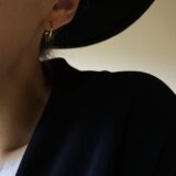 Mini golden hoop earrings with bubble ending - GG UNIQUE