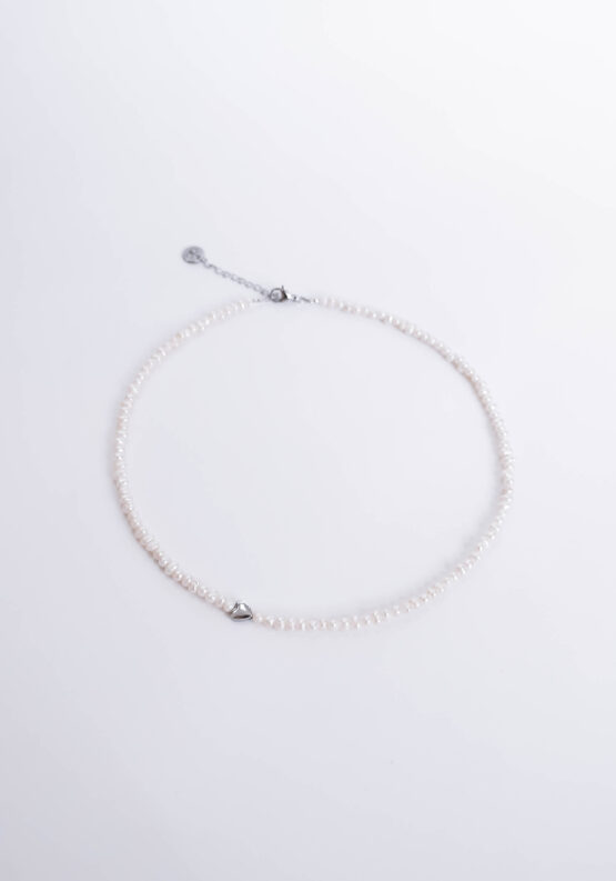 Small pearl necklace with a silver heart - GG Unique