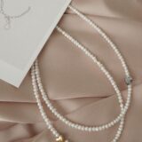 Small pearl necklace with silver hematite heart
