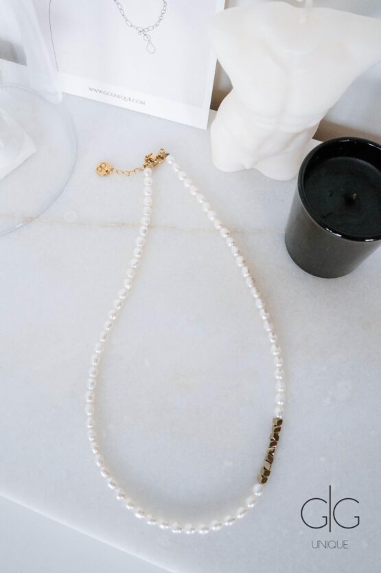 Pearl necklace with golden hematite detail - GG Unique