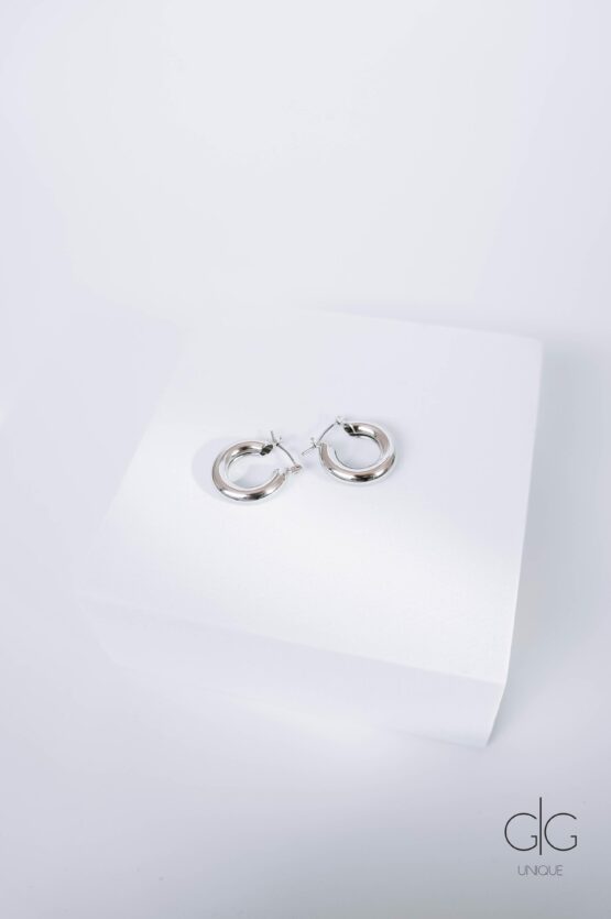 Simple silver plated hoop earrings - GG Unique