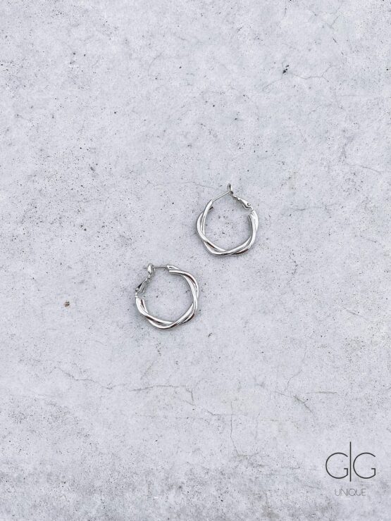 Twisted hoop earrings in silver - GG Unique