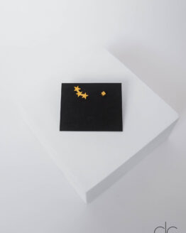 Minimal cube and star earrings in gold - GG UNIQUE