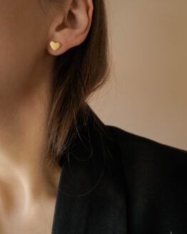 Minimal heart earrings in gold - GG UNIQUE
