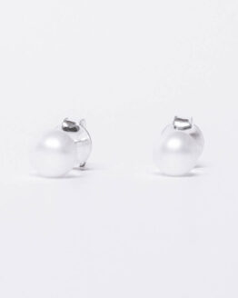 Minimal silver pearl earrings - GG Unique
