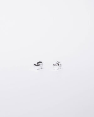 Minimal silver heart earrings - GG Unique