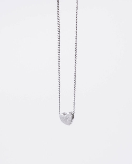 Minimal silver necklace with a heart - GG Unique