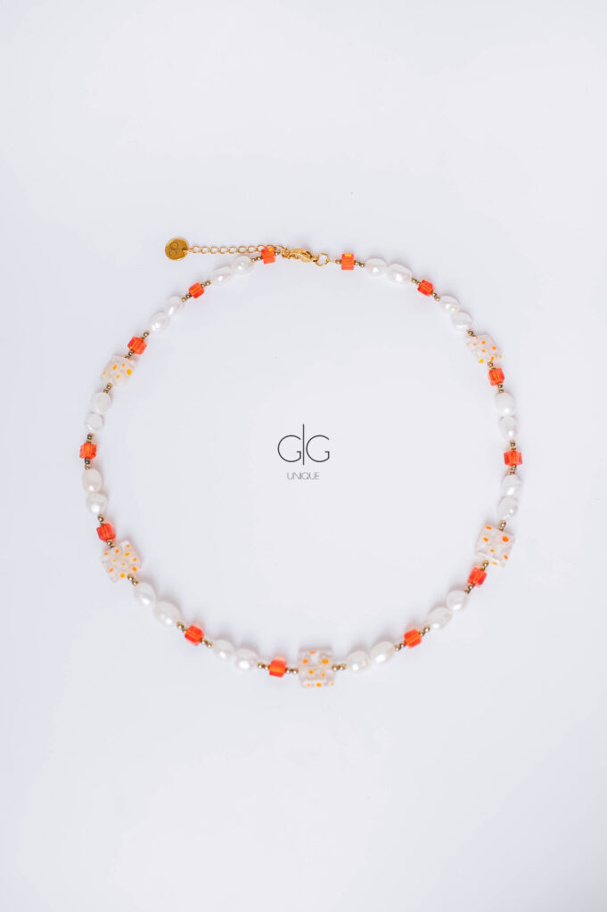 Orange crystals daisy necklace - GG Unique