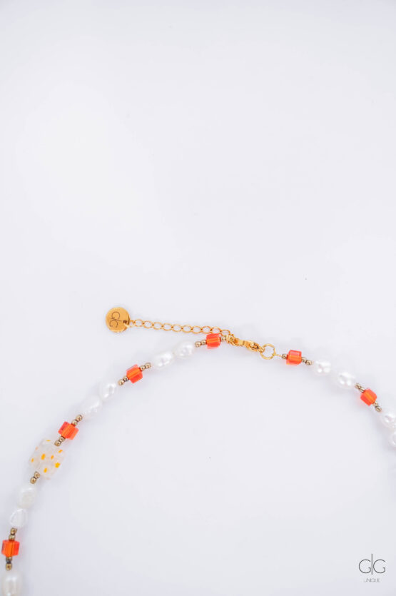 Orange crystals daisy necklace - GG Unique