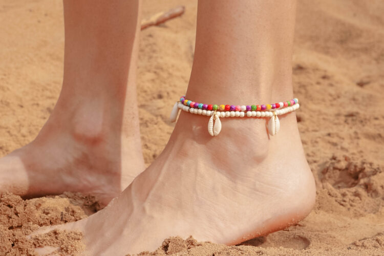 Colorful howlite stone anklet in gold - GG Unique