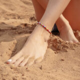 Colorful howlite stone anklet in gold - GG Unique
