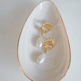 Exclusive round gold earrings with pearls - GG Unique